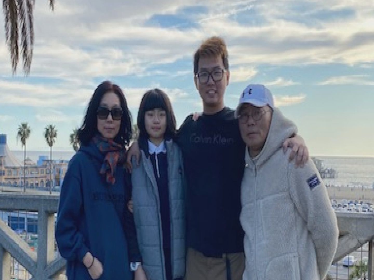 T and his family